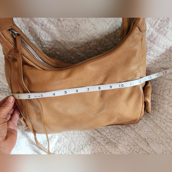 Vintage Banana Republic Hobo Bag with Soft Leather and Curved Handle - Picture 7 of 12